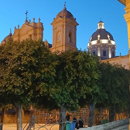 Casa Vacanza Zeus Noto Exteriör bild