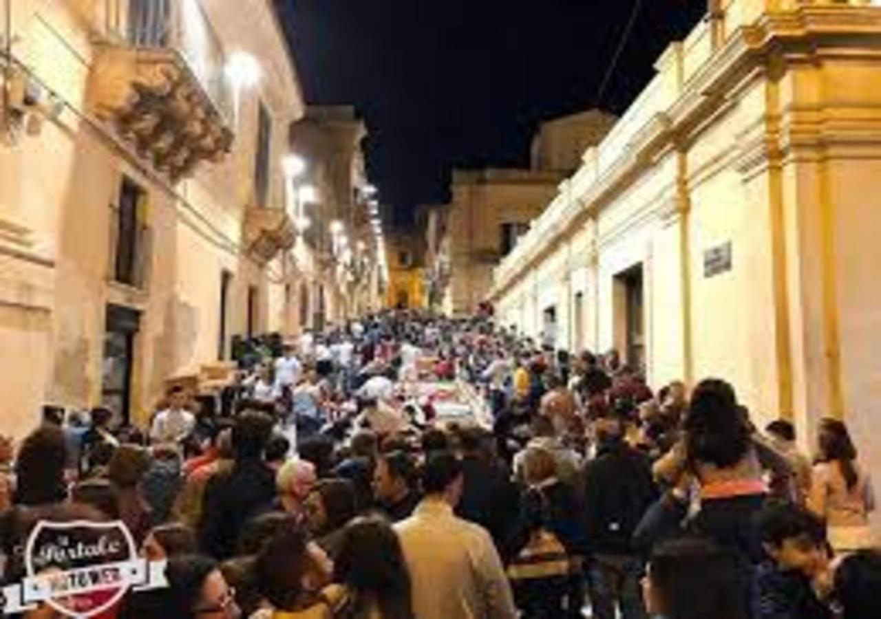 Casa Vacanza Zeus Noto Exteriör bild